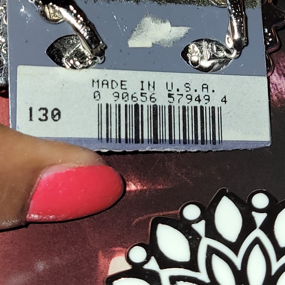 Vintage Unique Rare Trifari Brooch & Earrings - Picture 7 of 7